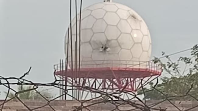 La AeroCivil califica como grave atentado contra radar en Candelaria, Valle del Cauca.