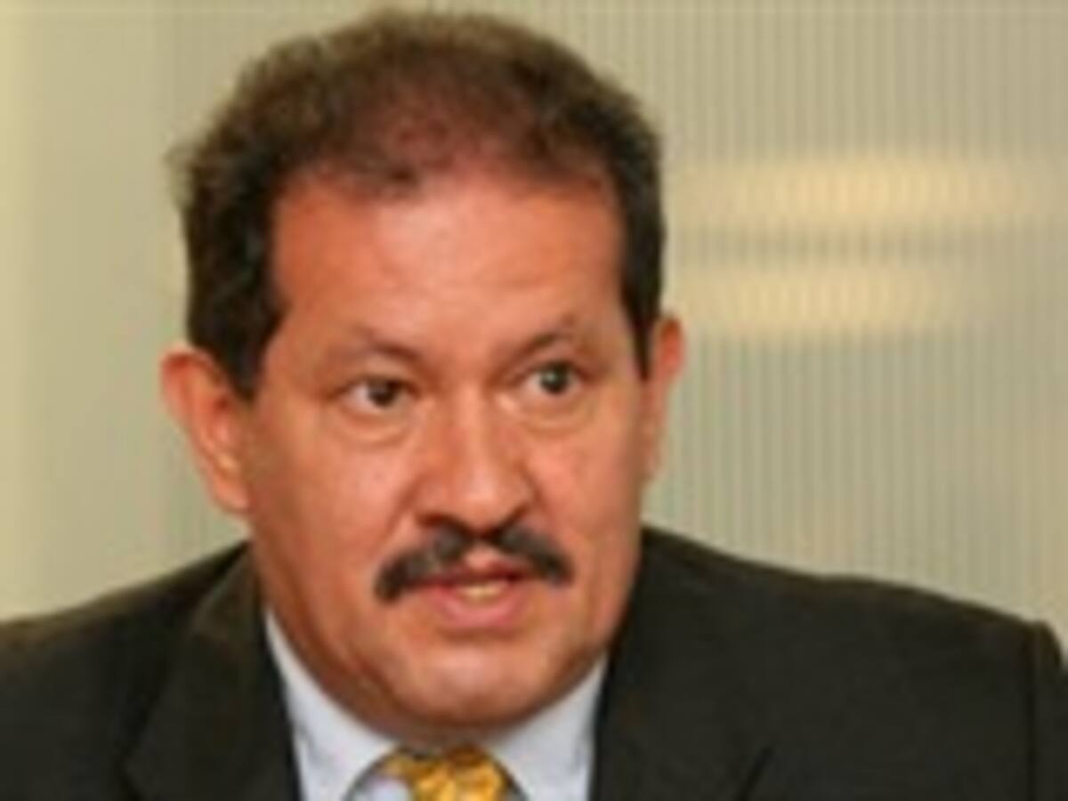 El poder de Angelino Garzón en la política, la Comisión de Reparación y la gobernación del Valle del Cauca