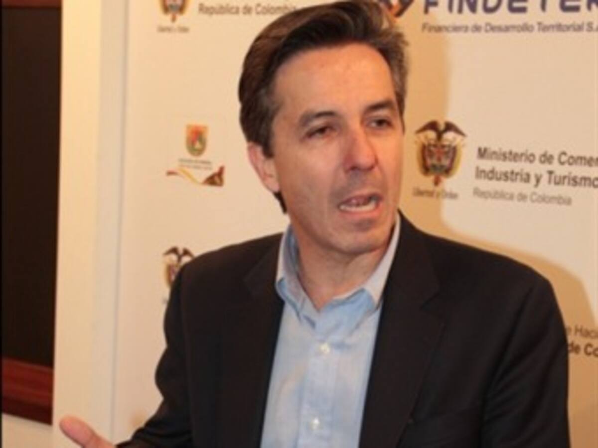 No debilitaremos el Gobierno para fortalecer reelección de Santos: Prieto