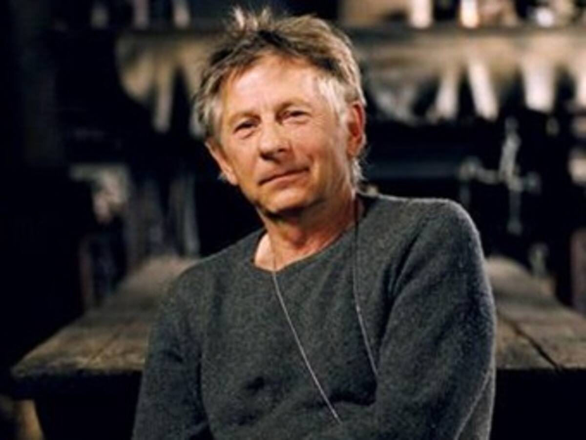 Roman Polanski sale de la cárcel hacia arresto domiciliario