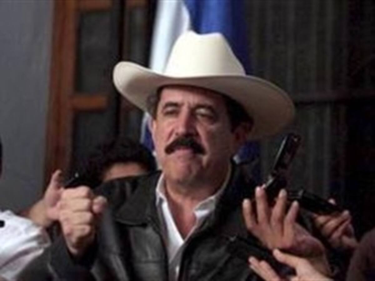 Zelaya reitera a representante de Micheletti que su restitución no se negocia
