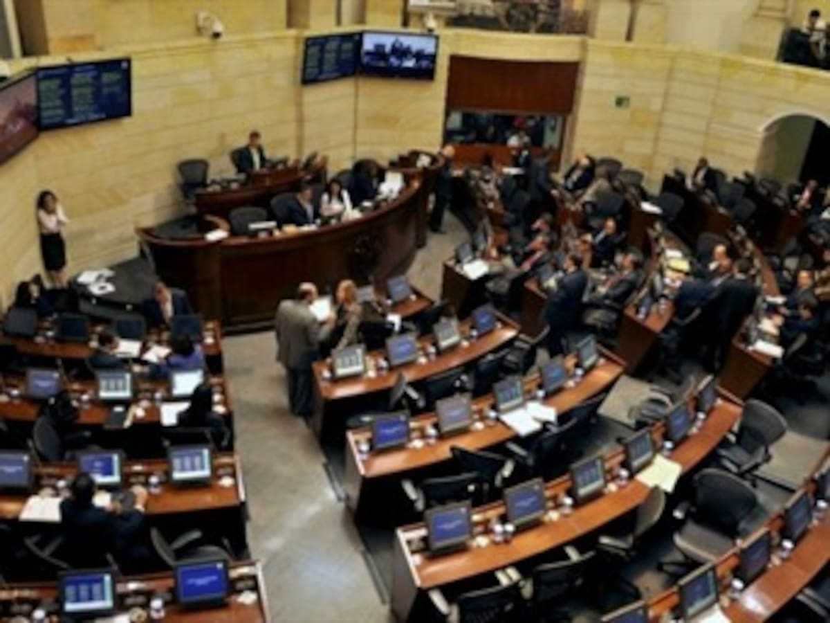 Congreso busca descentralizar de Oslo y La Habana las discusiones sobre paz