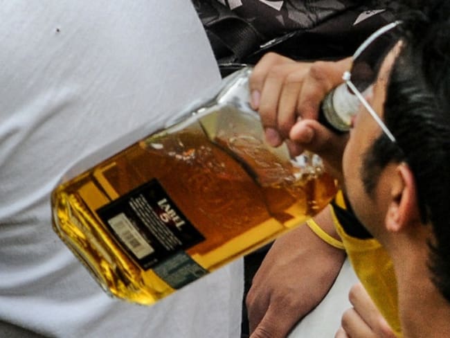 Por ley buscan que consumo de alcohol se prohíba hasta cumplir los 21 años
