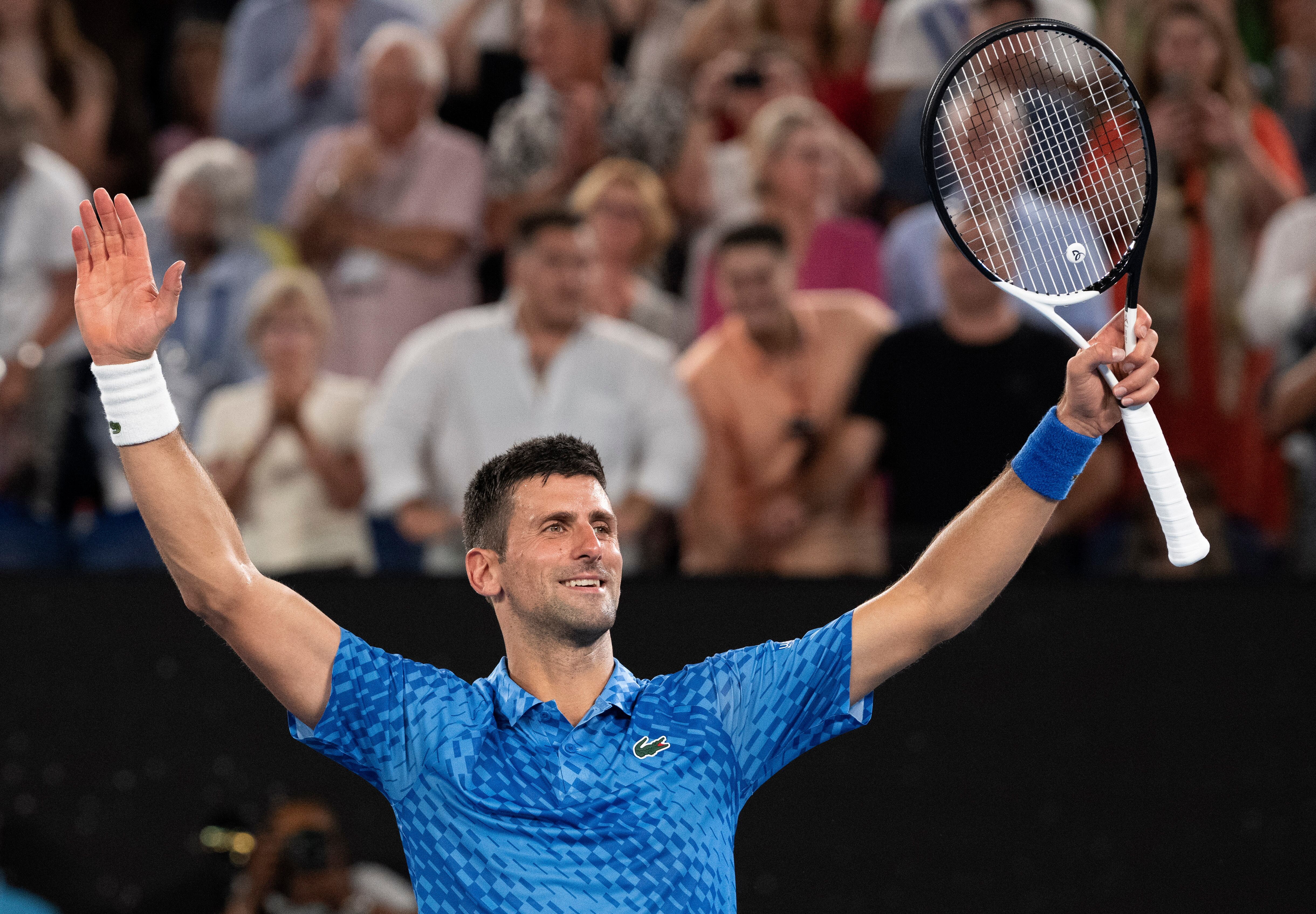 Djokovic celebra su triunfo en las semifinales del Abierto de Australia. (Photo by Will Murray/Getty Images)