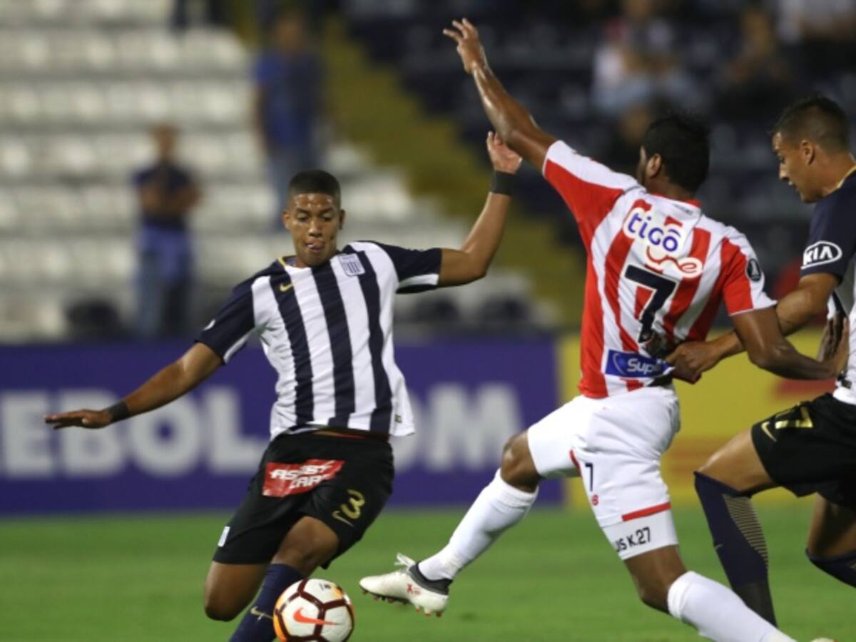 Alianza Lima improvisará defensa en crucial partido contra Junior