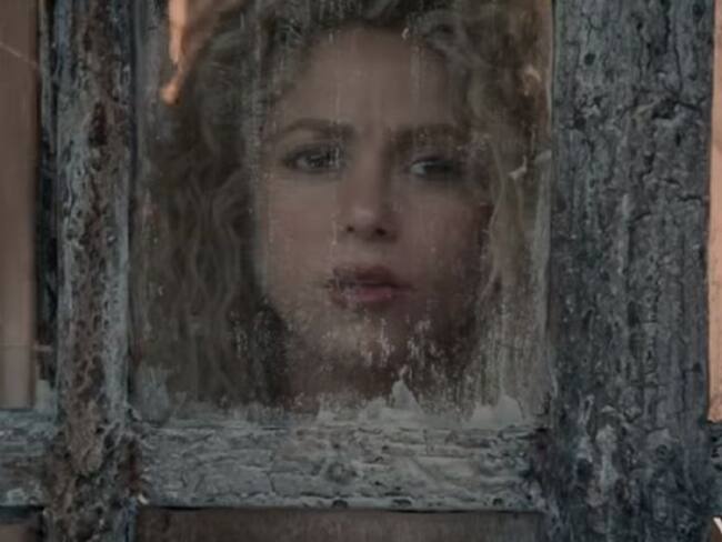 Shakira estrena videoclip en pleno concierto en Bogotá