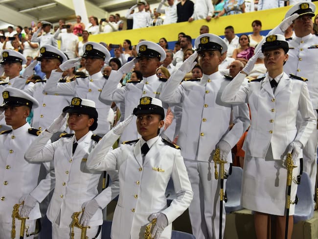 En Cartagena, 92 nuevos oficiales de la armada de Colombia listos para servir al país