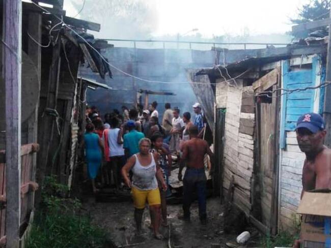 Incendio destruye bodega de reciclaje en Cartagena