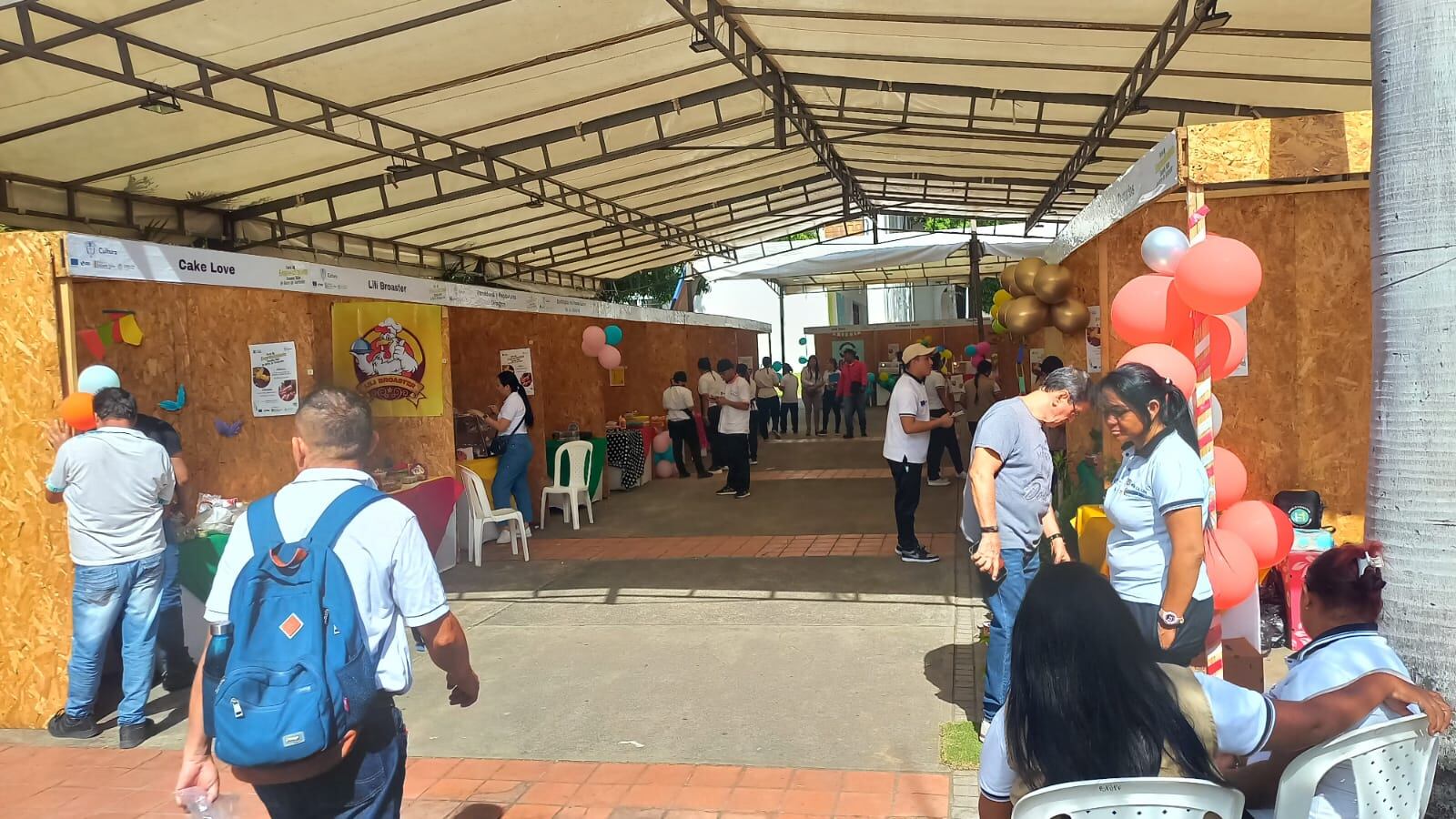 Exposición empresarial en la Biblioteca Julio Pérez Ferrero