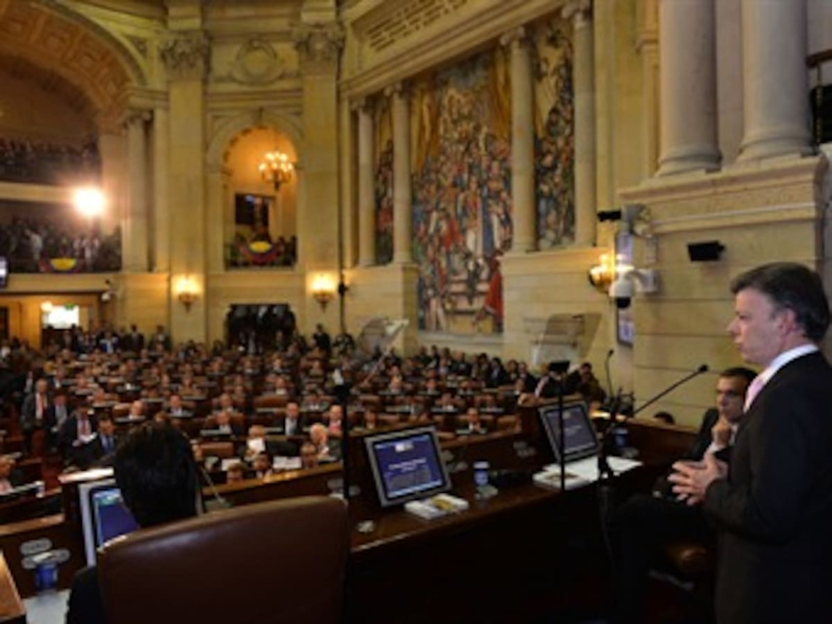 'Que otros se feliciten por la guerra, yo me la juego por la paz': Santos