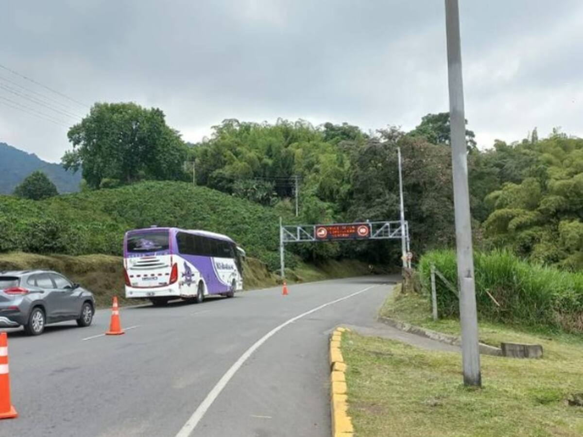 30 mil vehículos circularán por la vía La Línea durante puente festivo de reyes