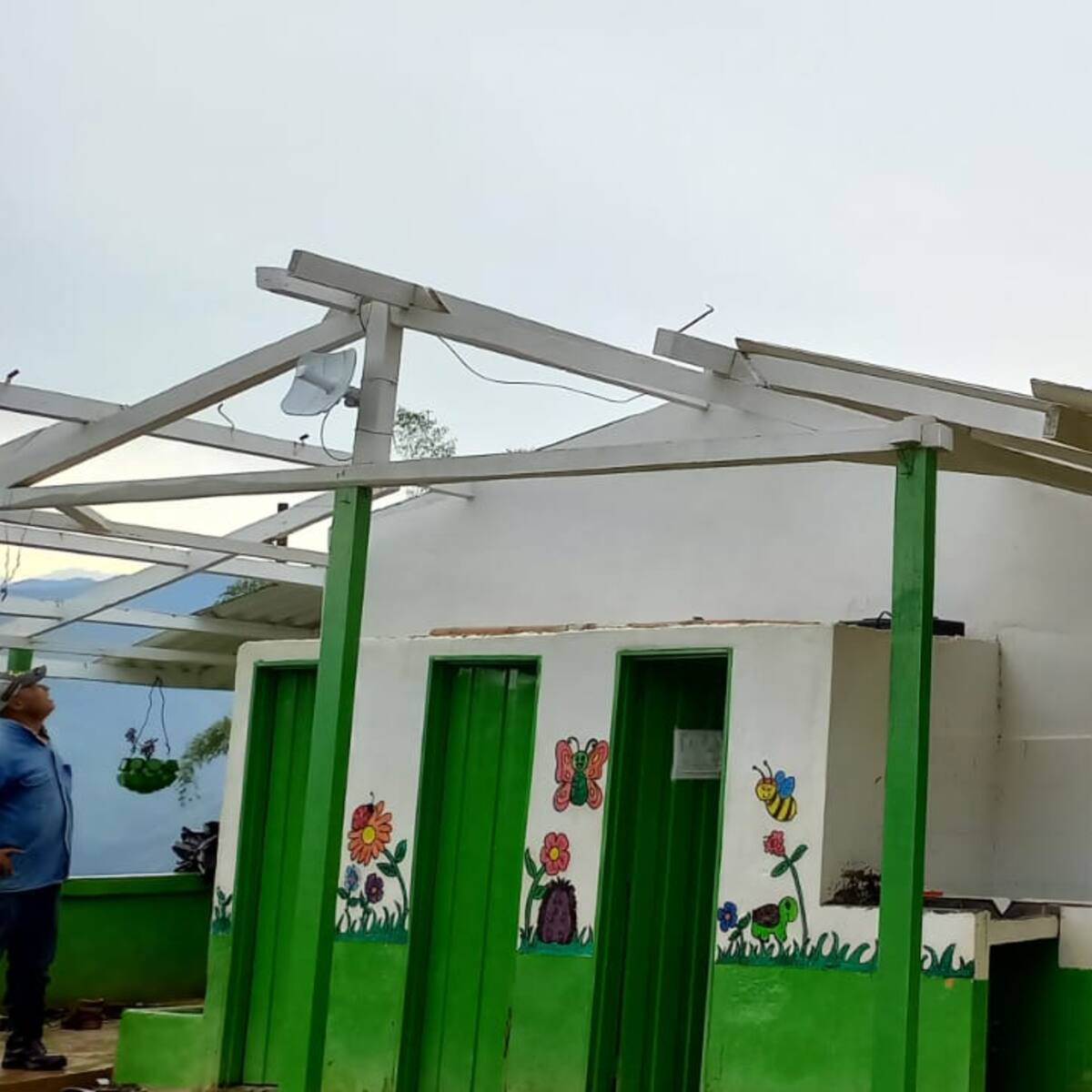Siete escuelas quedaron destechadas por vientos huracanados en Dabeiba