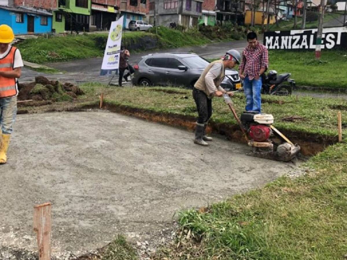 Alcaldía mejora parques y áreas baldías de Manizales