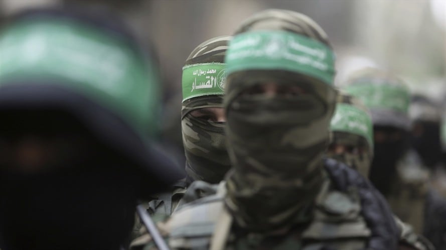 Miembros de las tropas israelíes emplean granadas de gas para dispersar una manifestación en Belén. Foto: Associated Press - AP