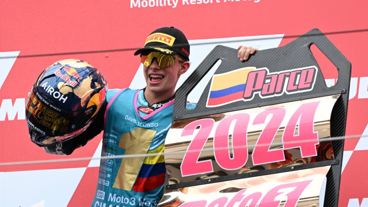 Así sonó el himno de Colombia en Japón tras la obtención del campeonato de David Alonso