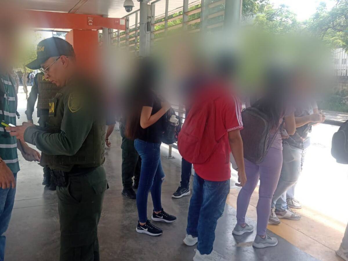 Mega toma en las estaciones de Transcaribe en Cartagena