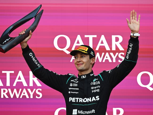 George Russell festeja su victoria en el GP de Bakú. (Photo by Rudy Carezzevoli/Getty Images)