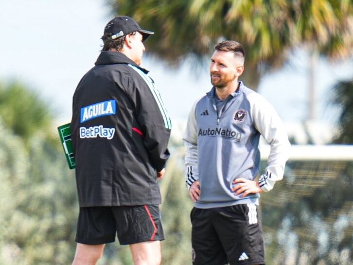 Néstor Lorenzo junto con Lionel Messi en Miami / FCF