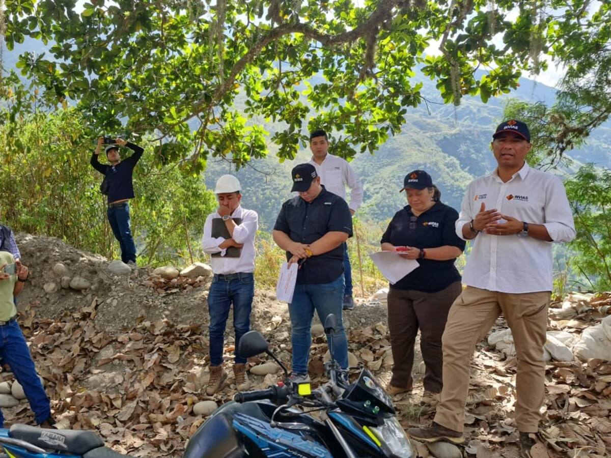 Director del Invías recorrió nuevamente la vía Curos - Málaga