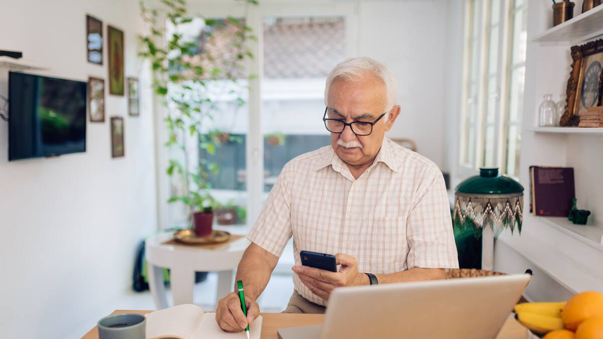 En qué casos se podría pensionar un hombre colombiano de 65 años: Así funciona el Pilar Contributivo