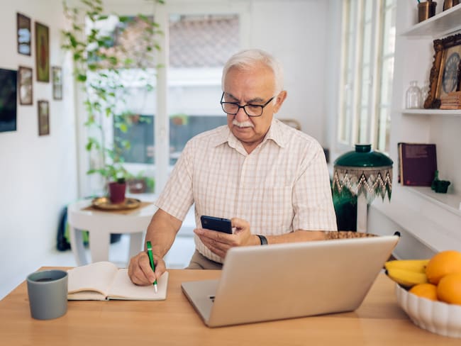 En qué casos se podría pensionar un hombre colombiano de 65 años: Así funciona el Pilar Contributivo