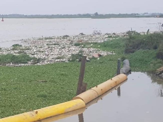 Basuras nuevamente paralizaron servicio de agua en Barranquilla y Soledad