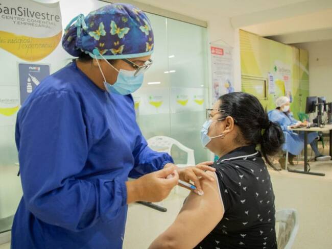 Inició vacunación a los de 40 años sin agendamiento