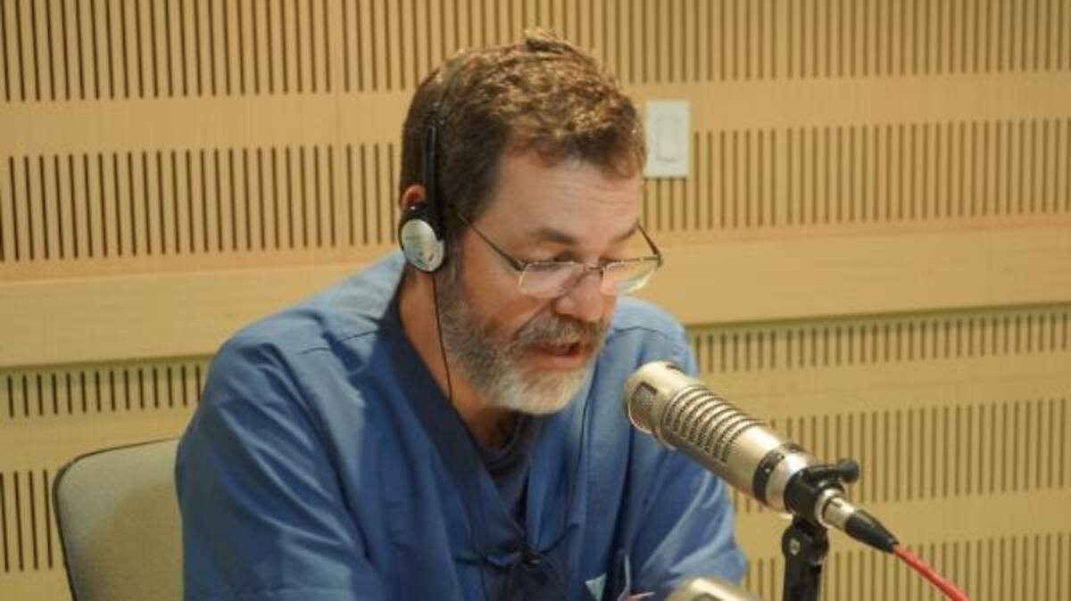 Dr. Santiago Rojas, director de Sana Mente en Caracol Radio.