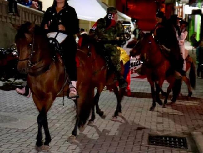 Funcionaria que se disfrazó de guerrillera de ELN