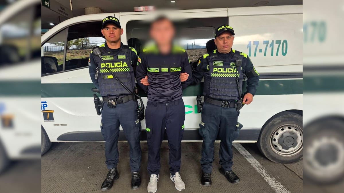 Capturan en TransMilenio a falso policía: el hombre de 19 años suplantaba a un teniente