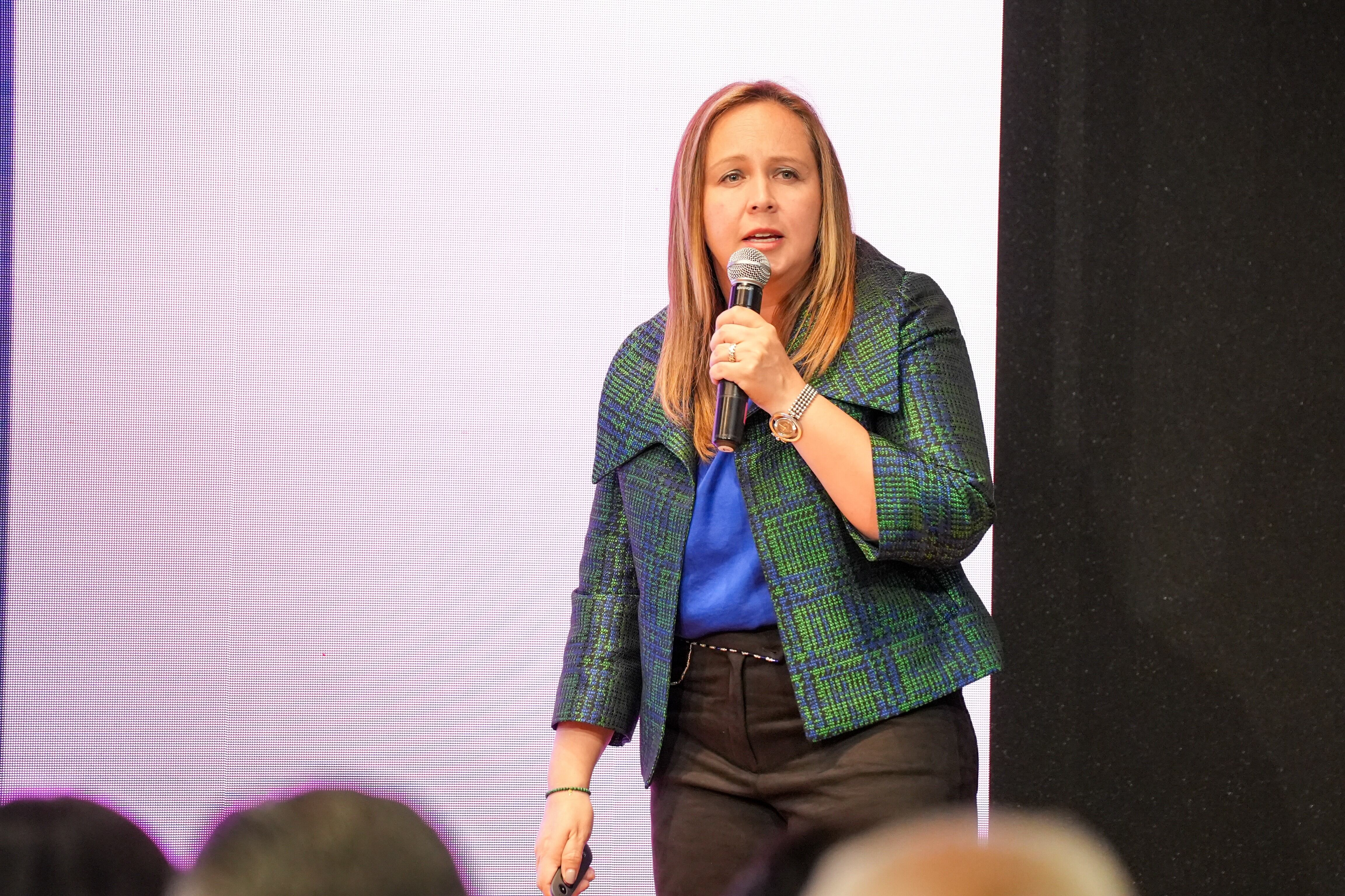 Carolina Álvarez destacó que la innovación en la capital dependerá de una movilidad eficiente y del trabajo conjunto entre sectores. | Foto: Caracol Radio