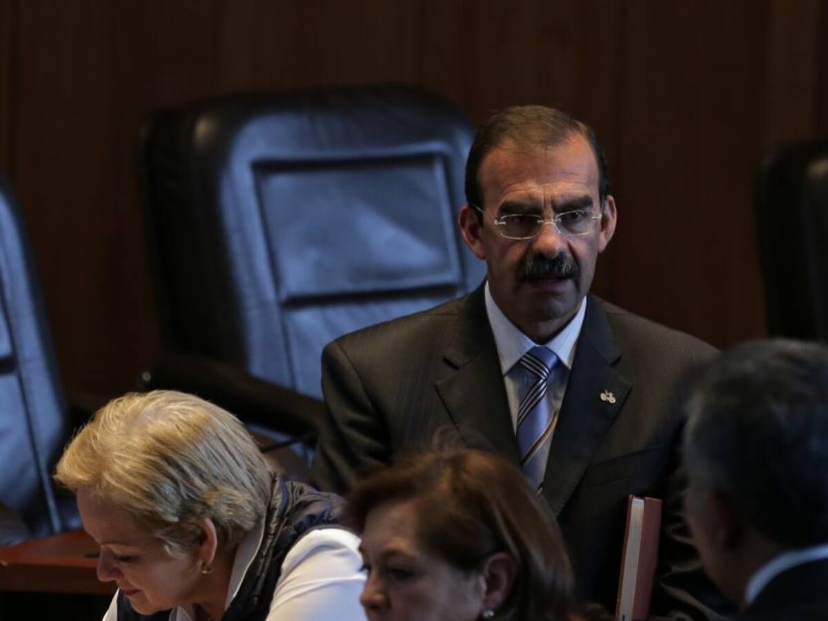 Procuraduría pide no archivar proceso contra Palomino por cartel de vándalo