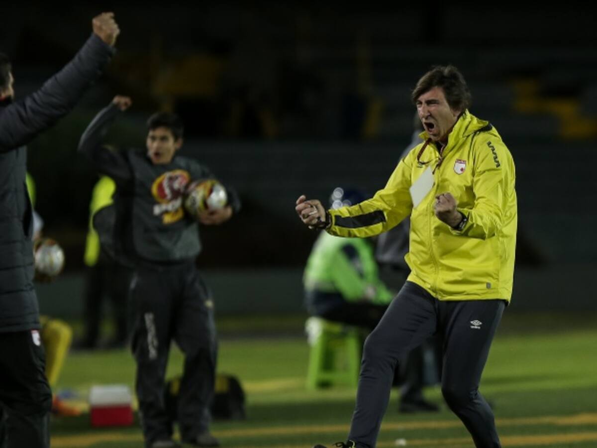 Santa Fe está para hacerle partido a River acá y allá: Gustavo Costas