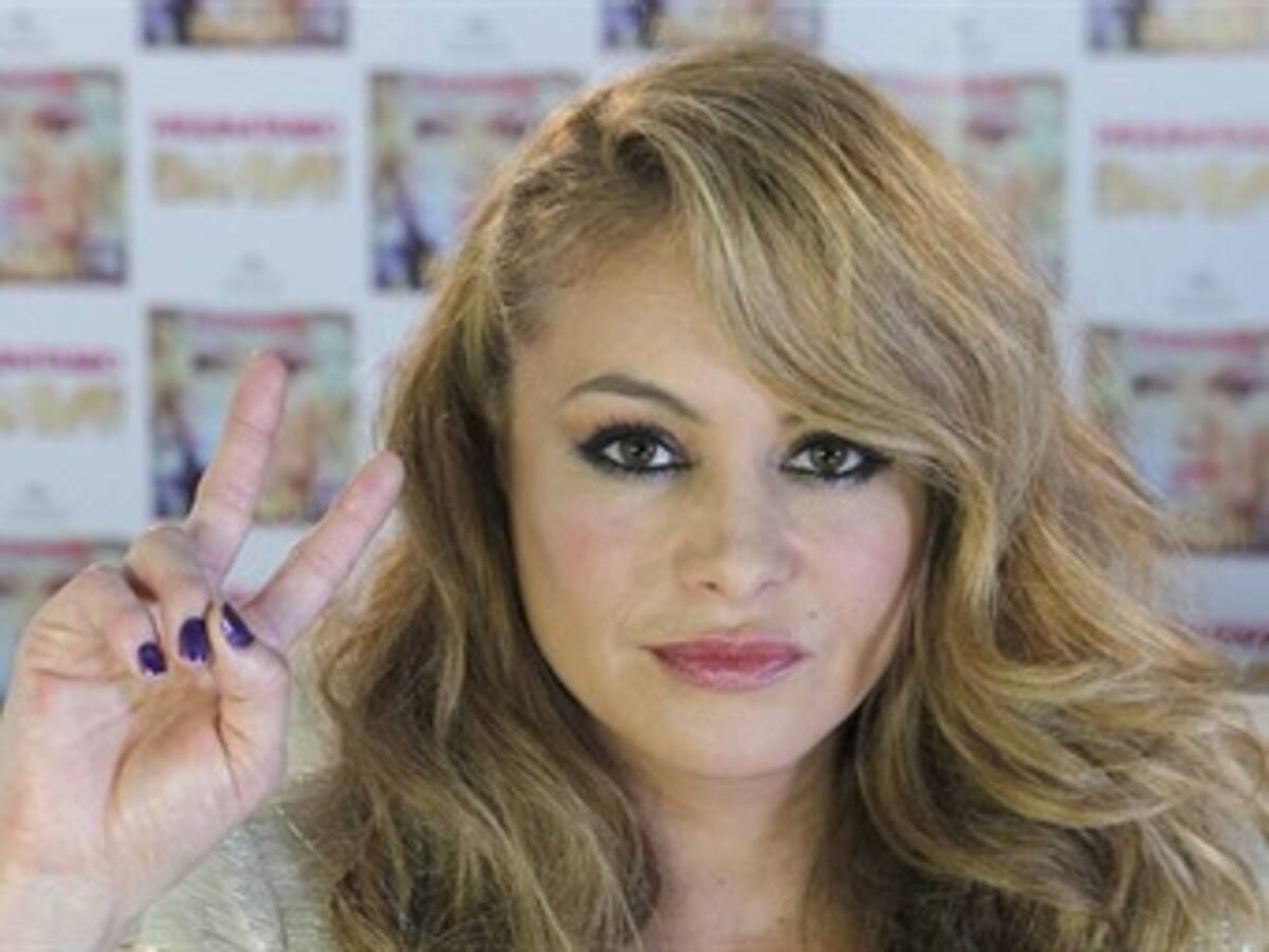 Paulina Rubio se pone 'Brava!' por la vida y 'la valentía de las mujeres'