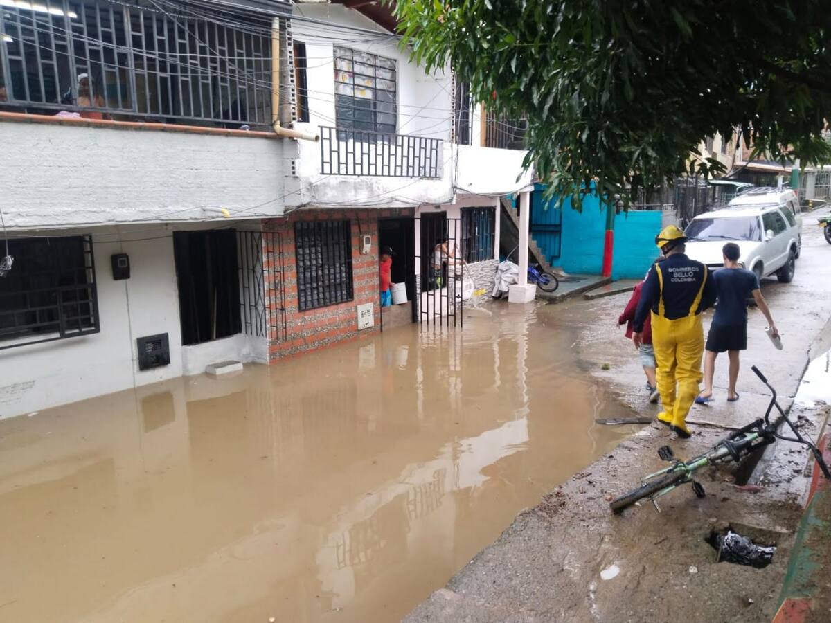 Lluvias en Bello: inundaciones en cinco sectores, caída de árboles y colapso de viviendas