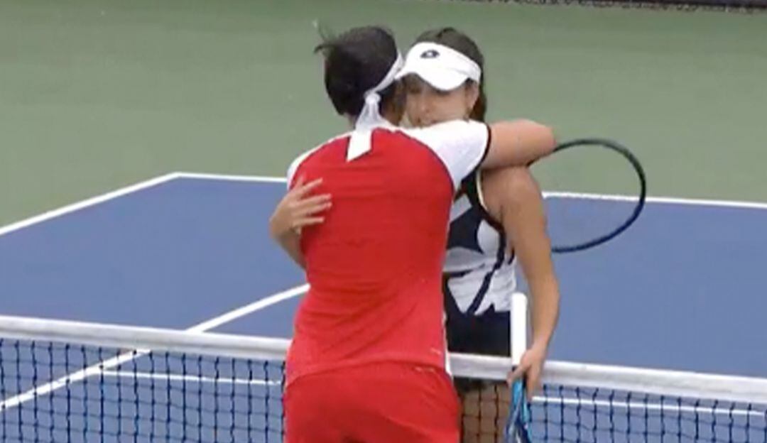 Ons Jabeur junto a María Camila Osorio en el US Open 2021