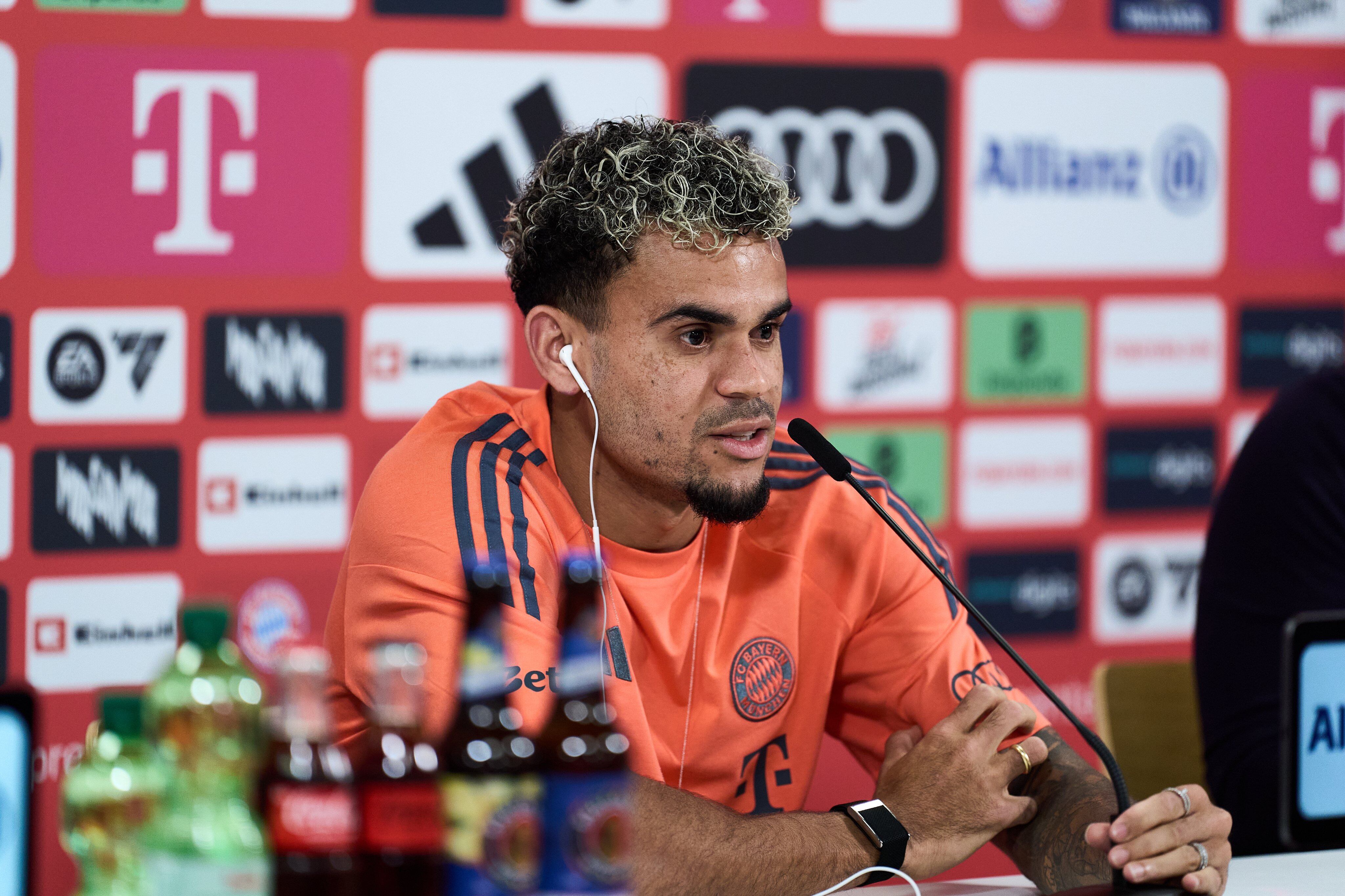 Luis Díaz en rueda de prensa de presentación con el Bayern Múnich / Foto: Bayern