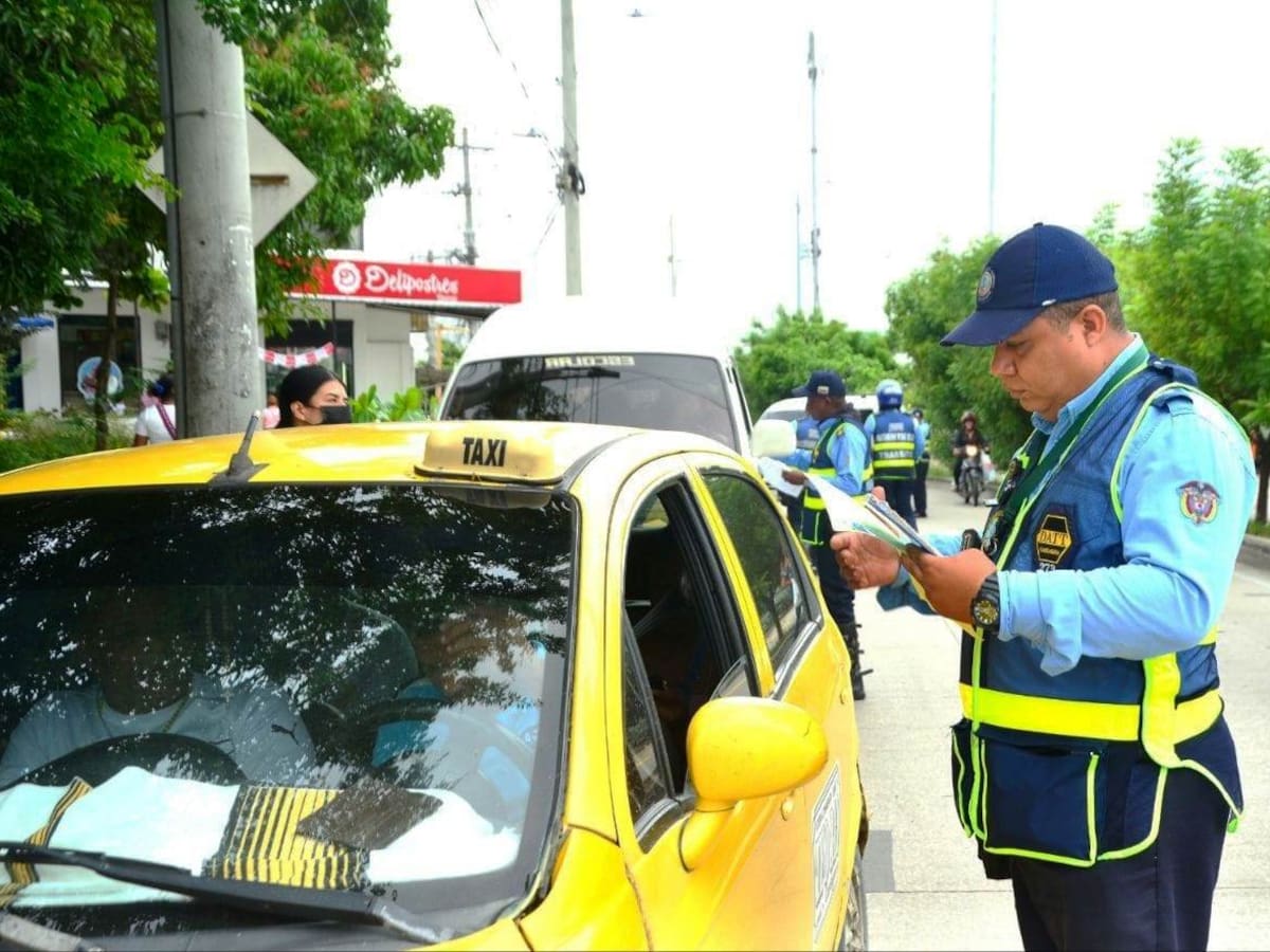 Cero tolerancia al abuso en tarifas: Sancionan a taxis por cobros excesivos en Cartagena