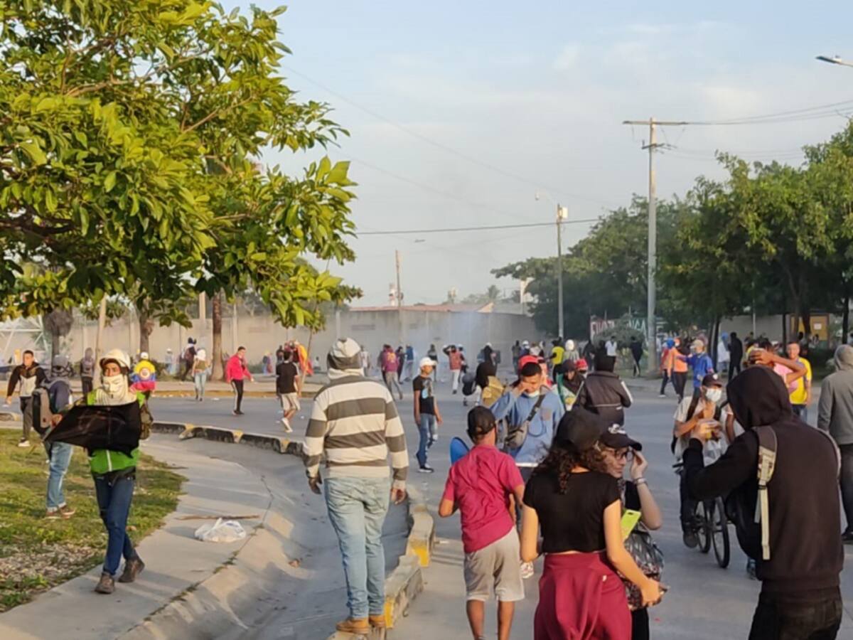Manifestación en Barranquilla terminó en enfrentamiento con el Esmad