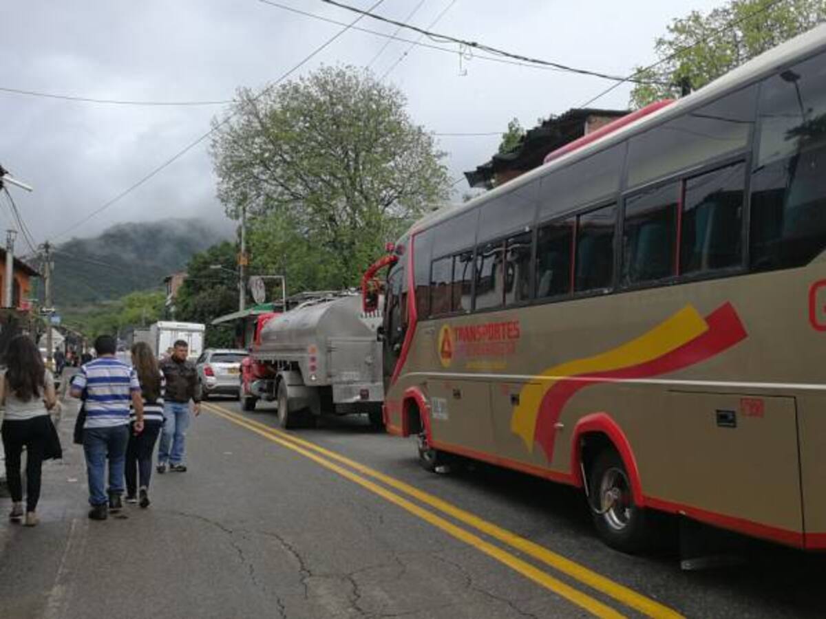 Indígenas de Chocó reabrieron la troncal Medellín-Quibdó
