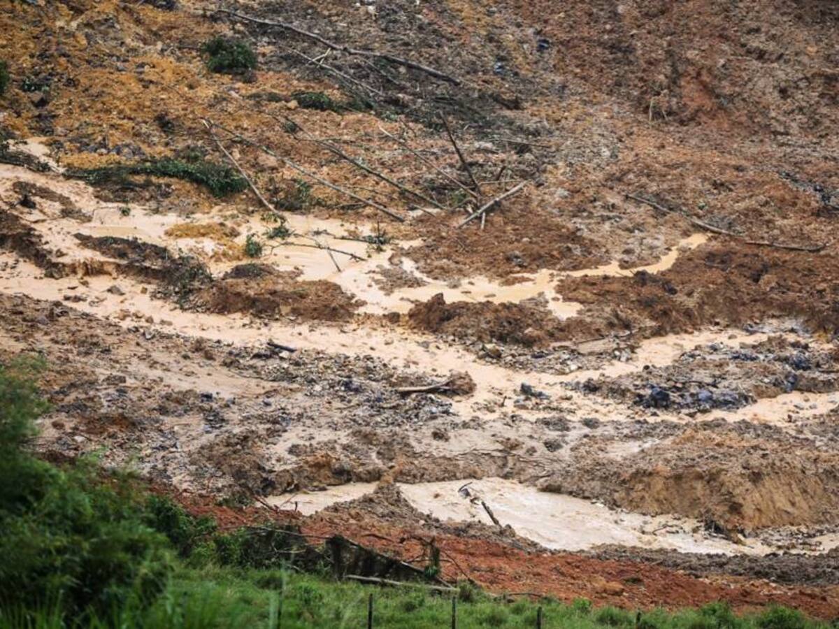 300 viviendas aledañas a la quebrada Doña María en Itagüí siguen bajo vigilancia
