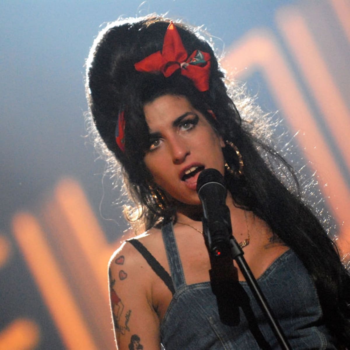 El último álbum de Amy Winehouse, “Back to Black”, será reeditado por su vigésimo aniversario