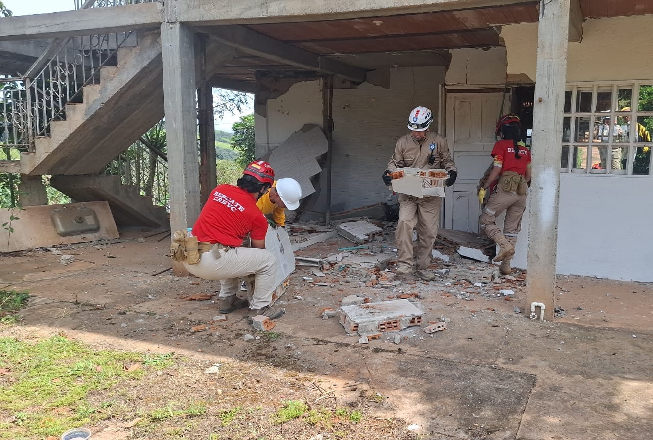 Cuerpo de Rescate Especial Voluntario de Santa Marta apoya misión humanitaria en Cali/ Cortesia