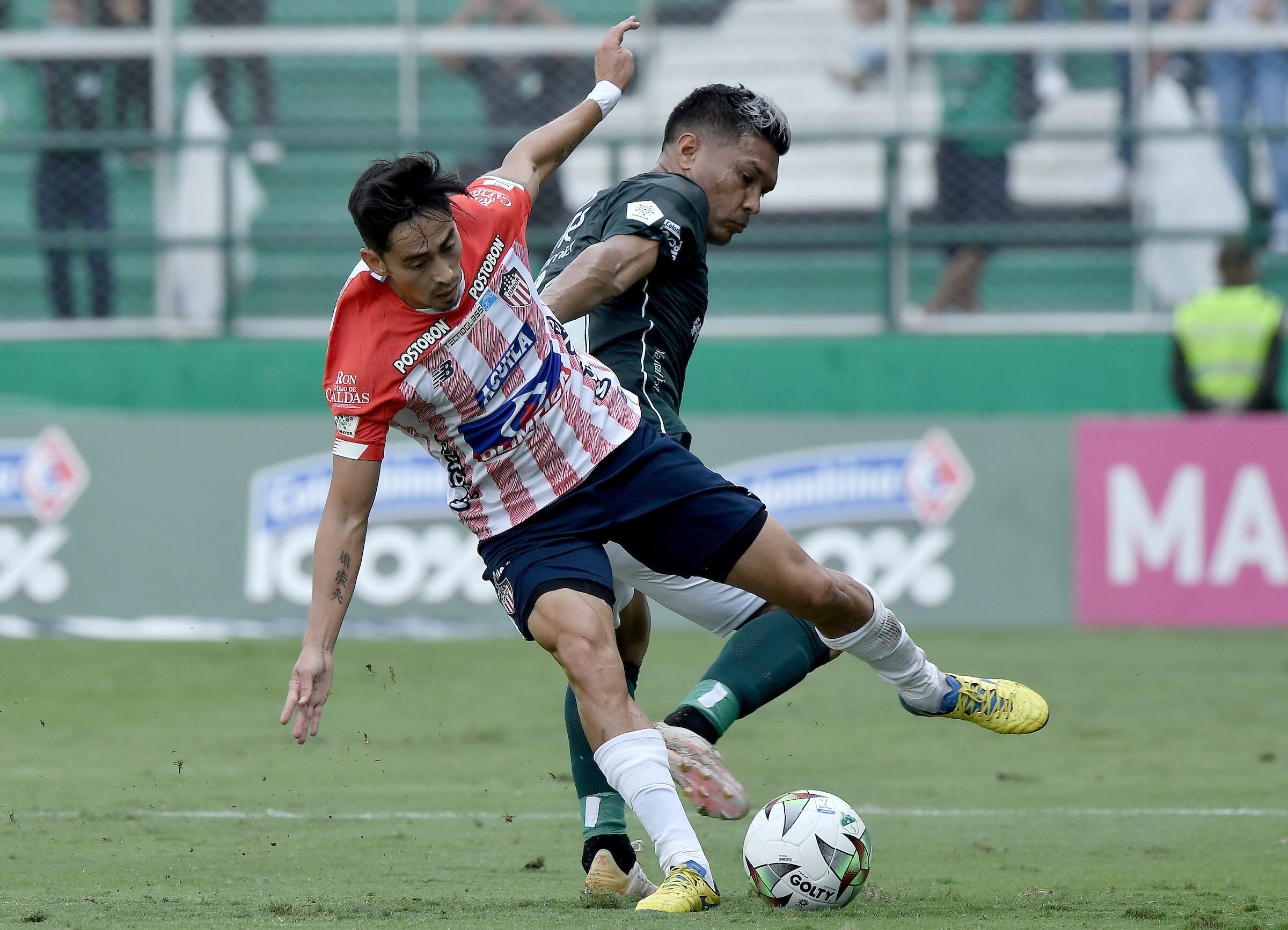 Fabián Sambueza es uno de los jugadores que se marcha del equipo. Photo: VizzorImage / Gabriel Aponte / Staff