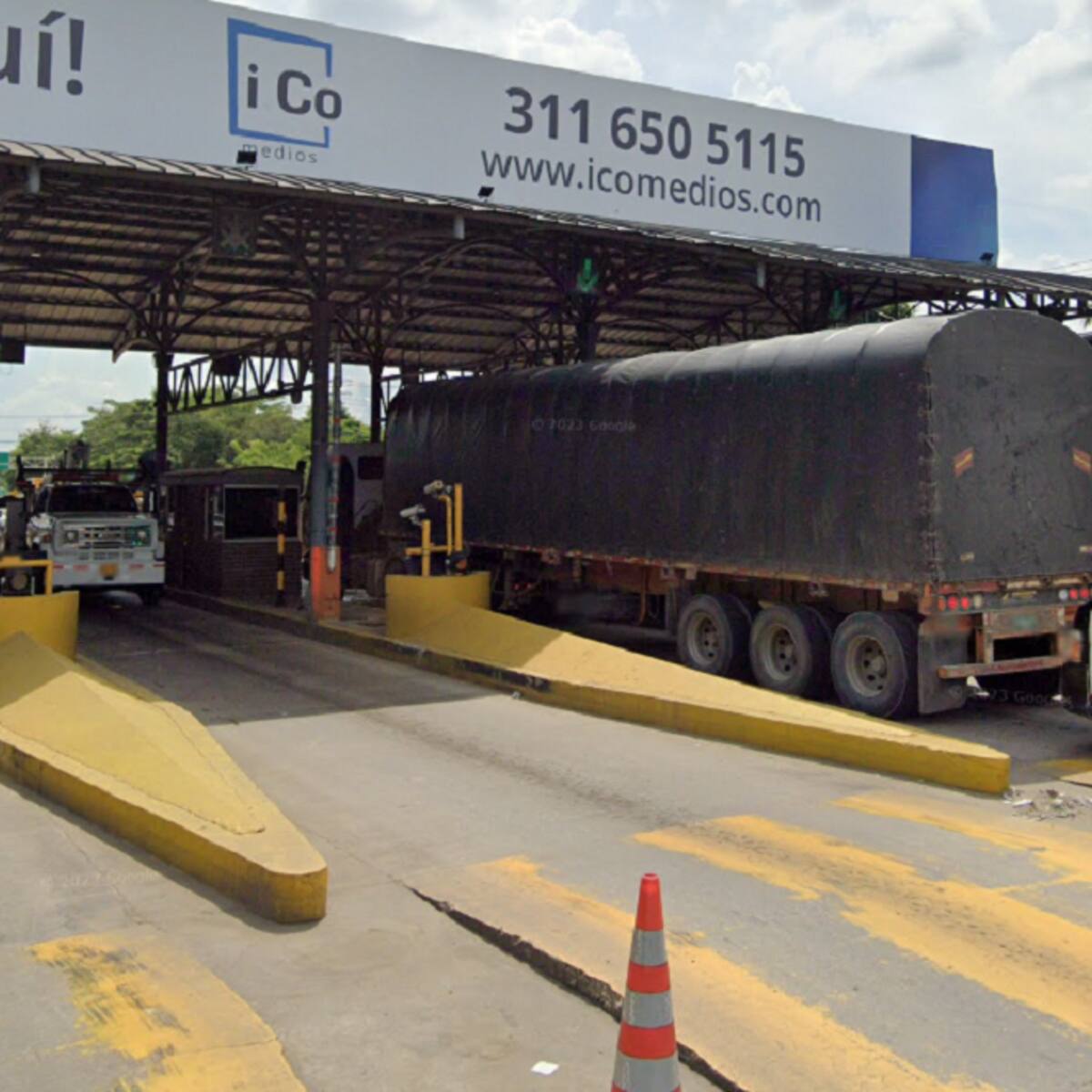 Se registra bloqueo en el peaje de Sabanagrande por incremento de tarifas