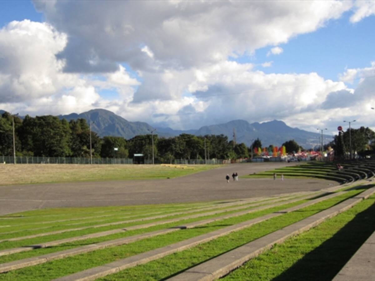 Puntos con pantallas gigantes en Bogotá para el partido Santa Fe – DIM
