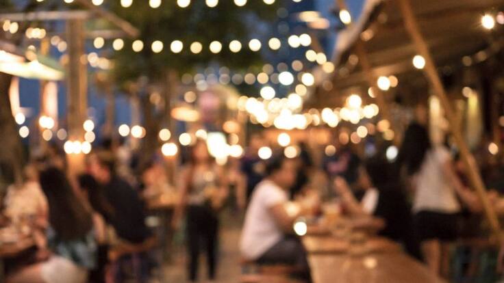 Empresarios de bares consideran improvisada medida de cerrar a media noche