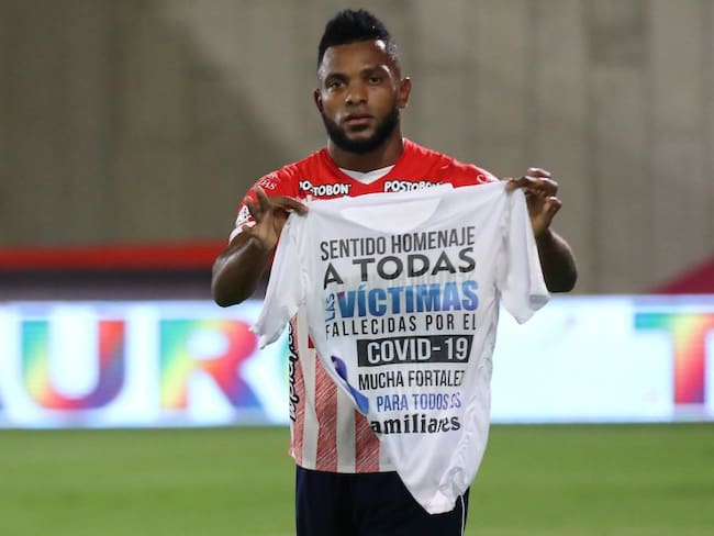 Borja marca gol para Junior y lo dedica a víctimas del COVID-19 en Colombia