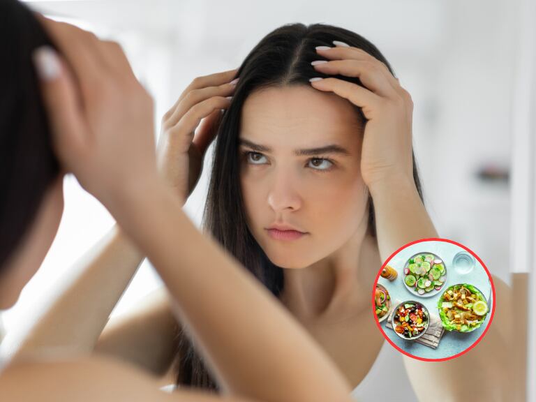 Mujer observando su cuero cabelludo y algunos alimentos (Fotos vía Getty Images)