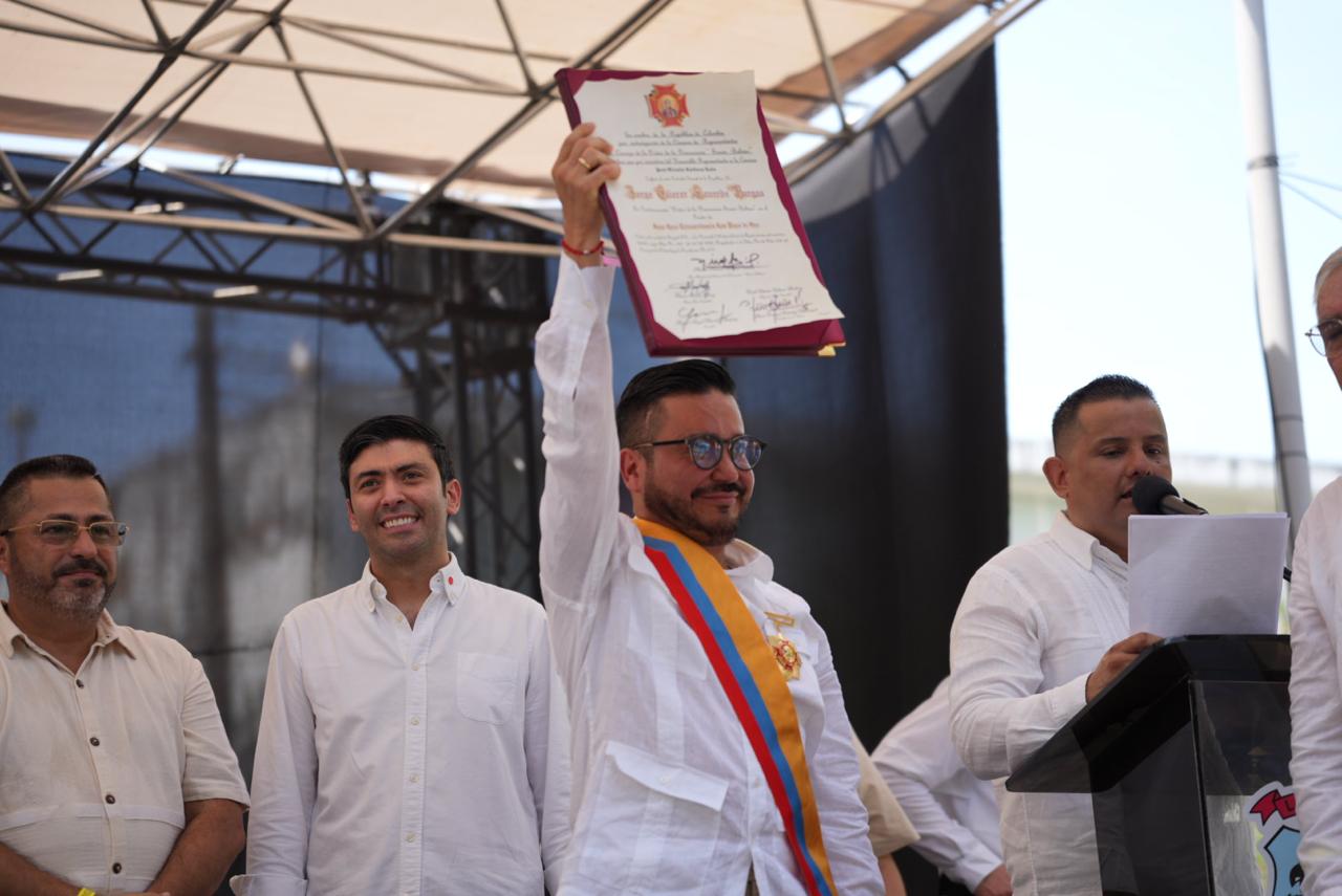 Jorge Eliécer Laverde, nuevo contralor general de la república, posesionándose en La Dorada, Caldas.